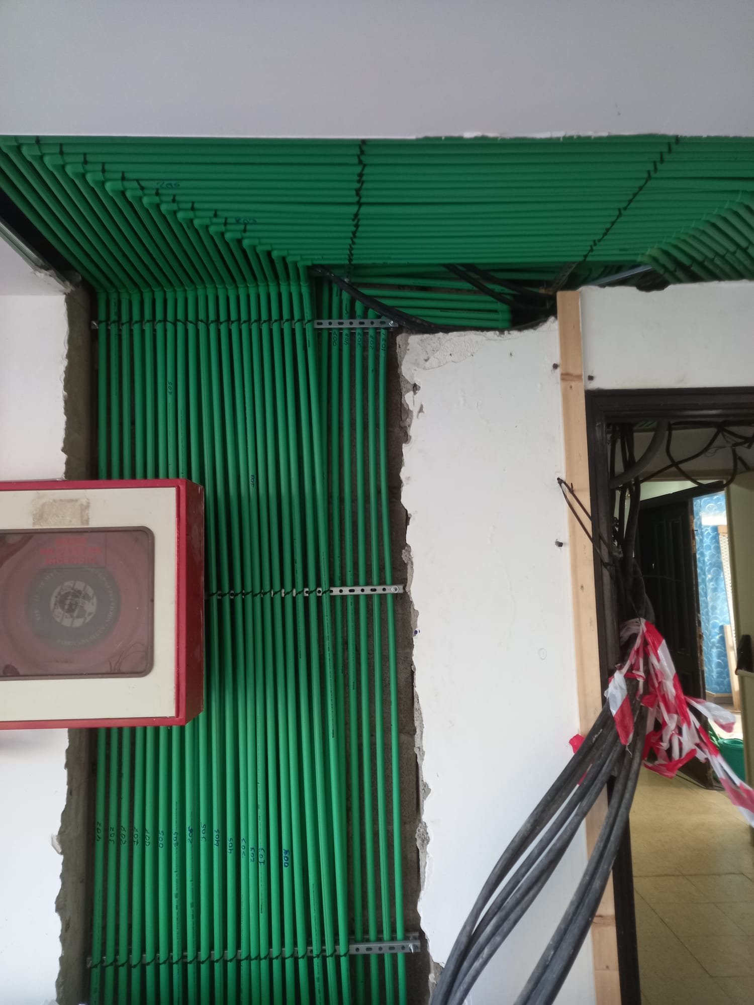 Fontaneria en Edificios y arbol de contenedores